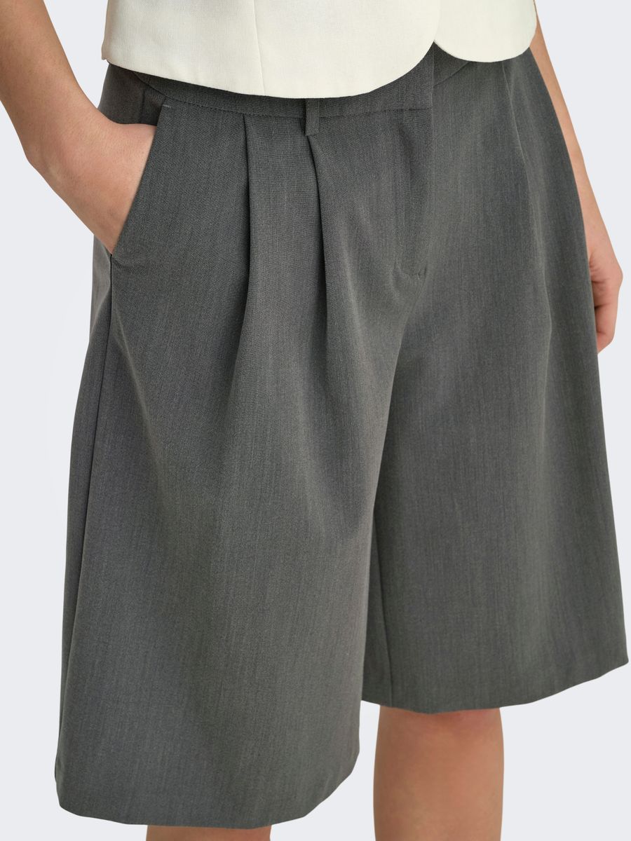 Only ONLNALINA MW BERMUDA SHORTS TLR