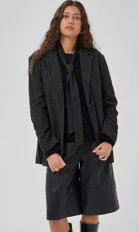 My Essential Wardrobe Layla blazer