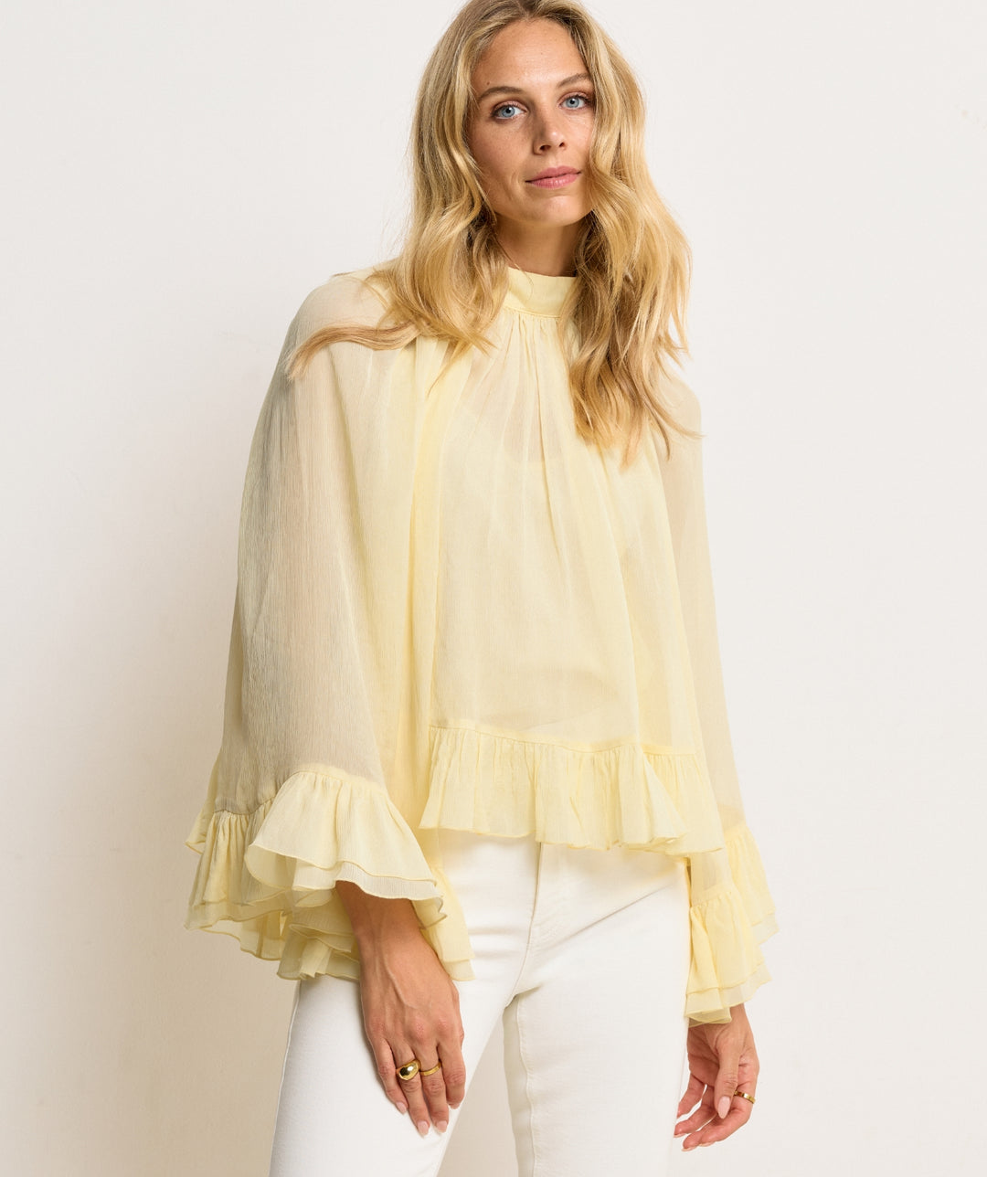 Josh V Oiva blousetop met ruffles